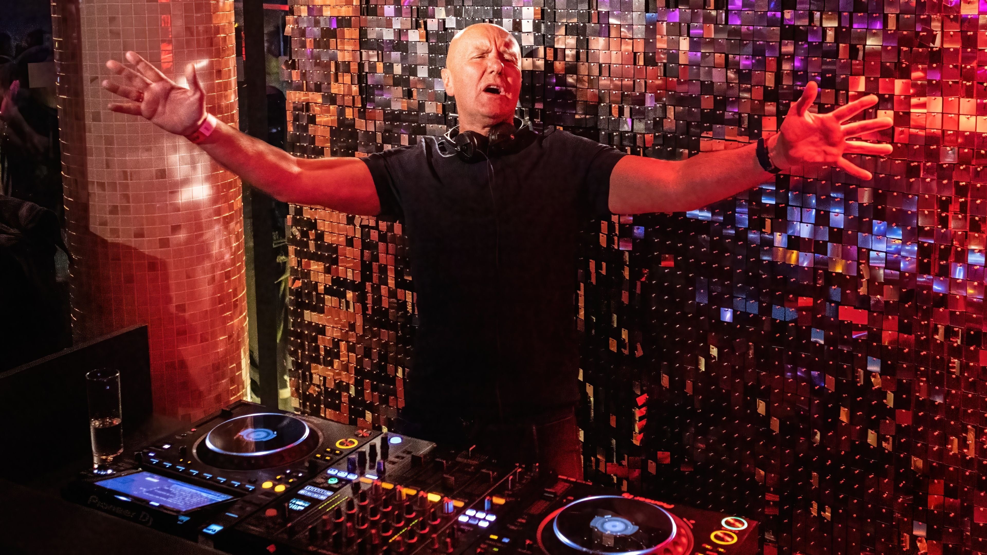 Irvine Welsh: Reality Is Not Enough Background