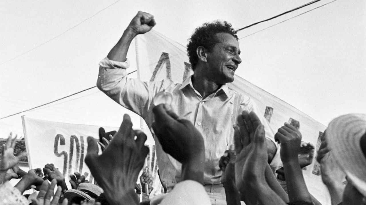 Tenda dos Milagres Background