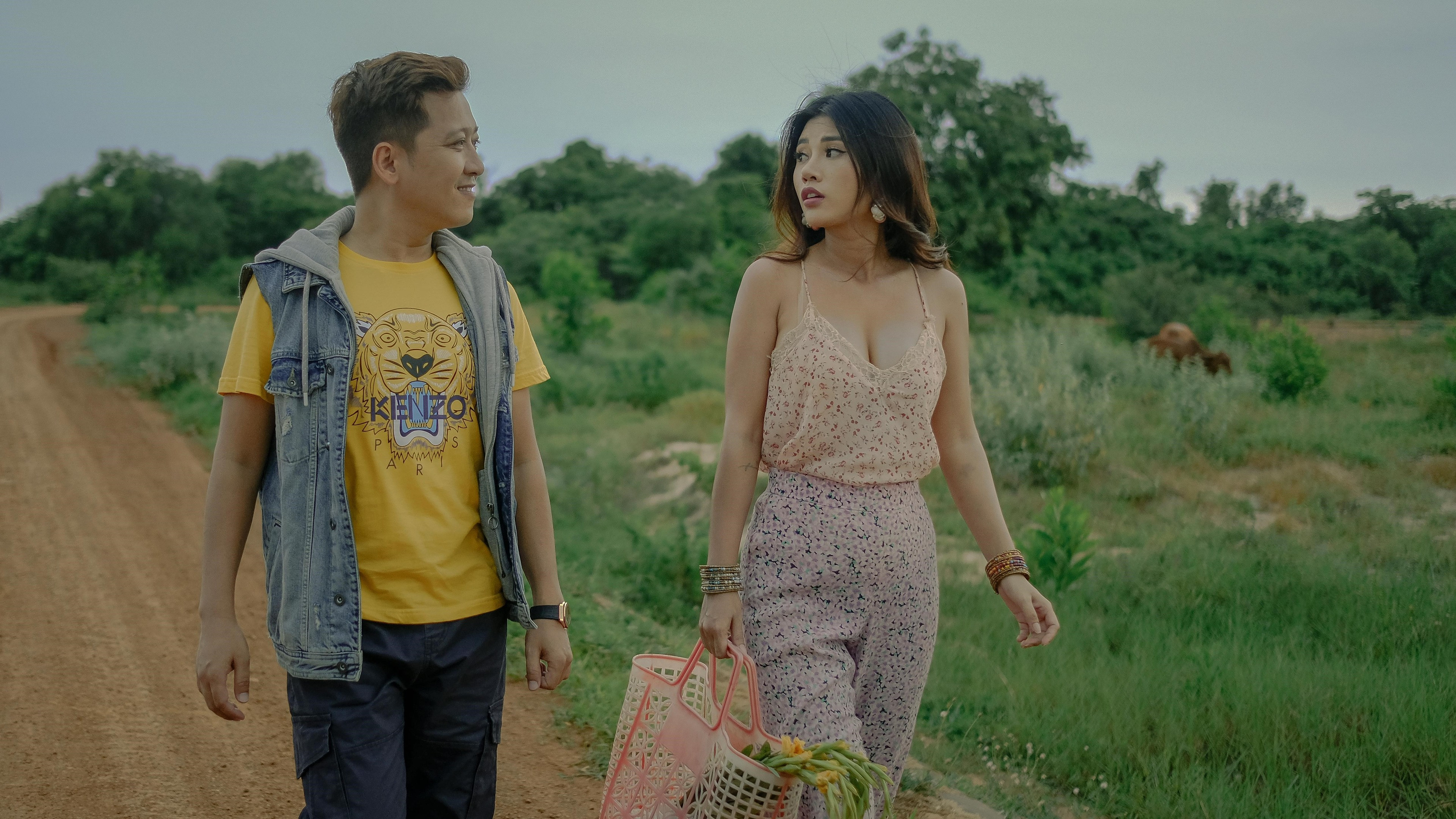 30 Chưa Phải Tết Background