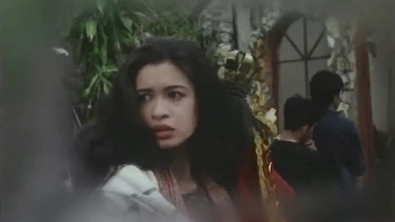 Lihim ni Madonna Background