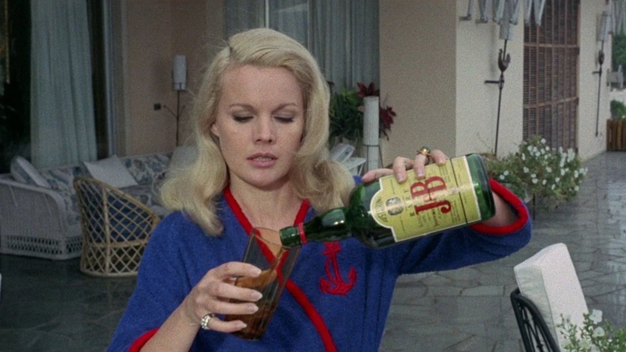 A Quiet Place to Kill Background