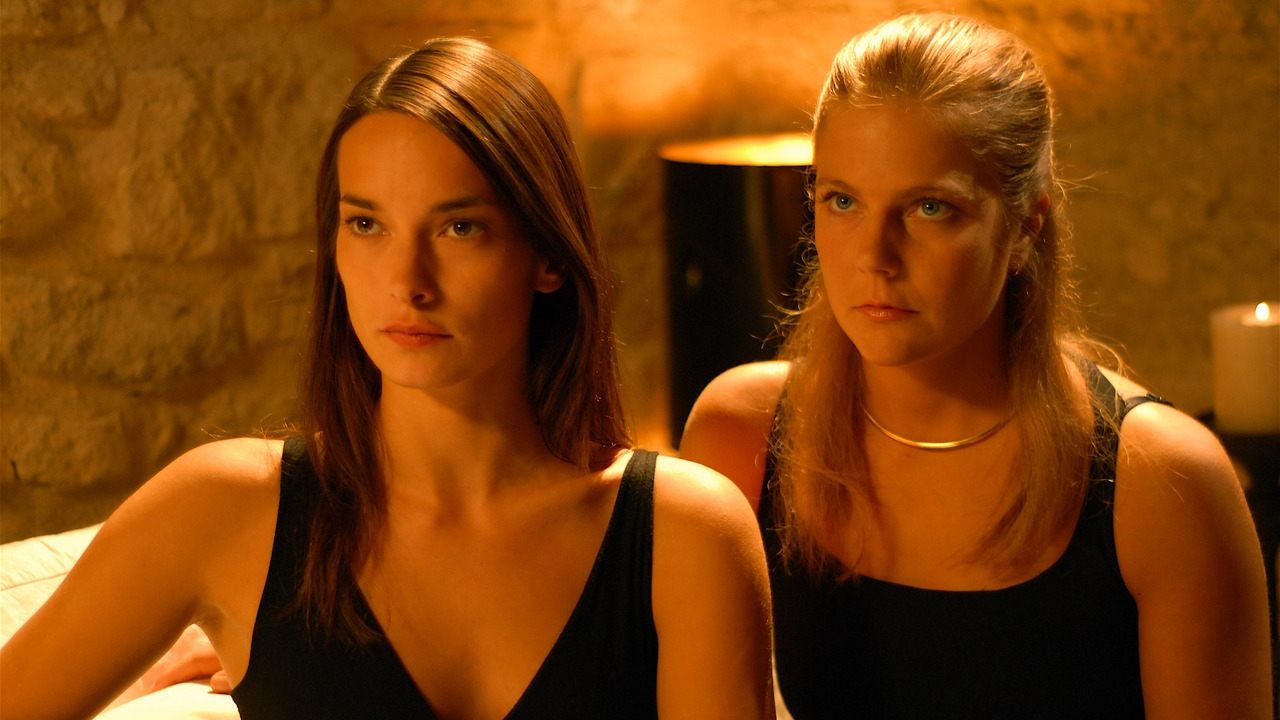 À l'aventure Background