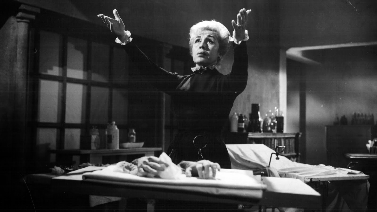 El espejo de la bruja Background