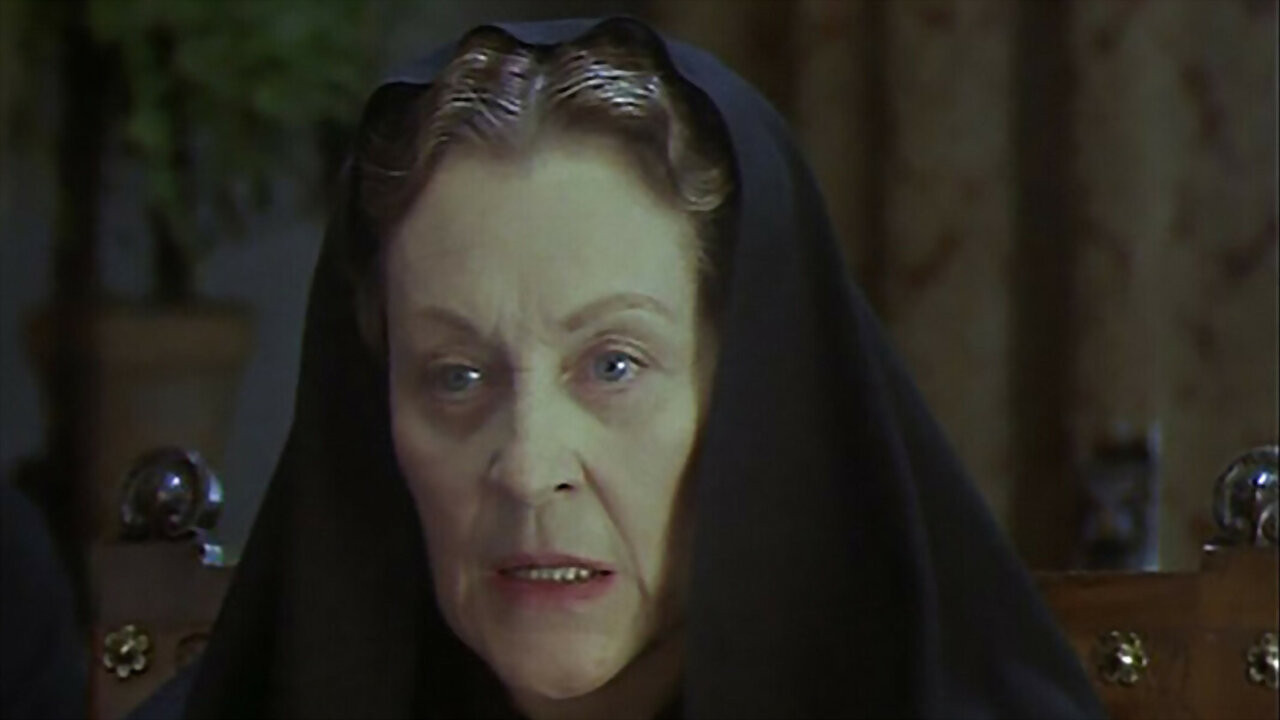 La casa de Bernarda Alba Background