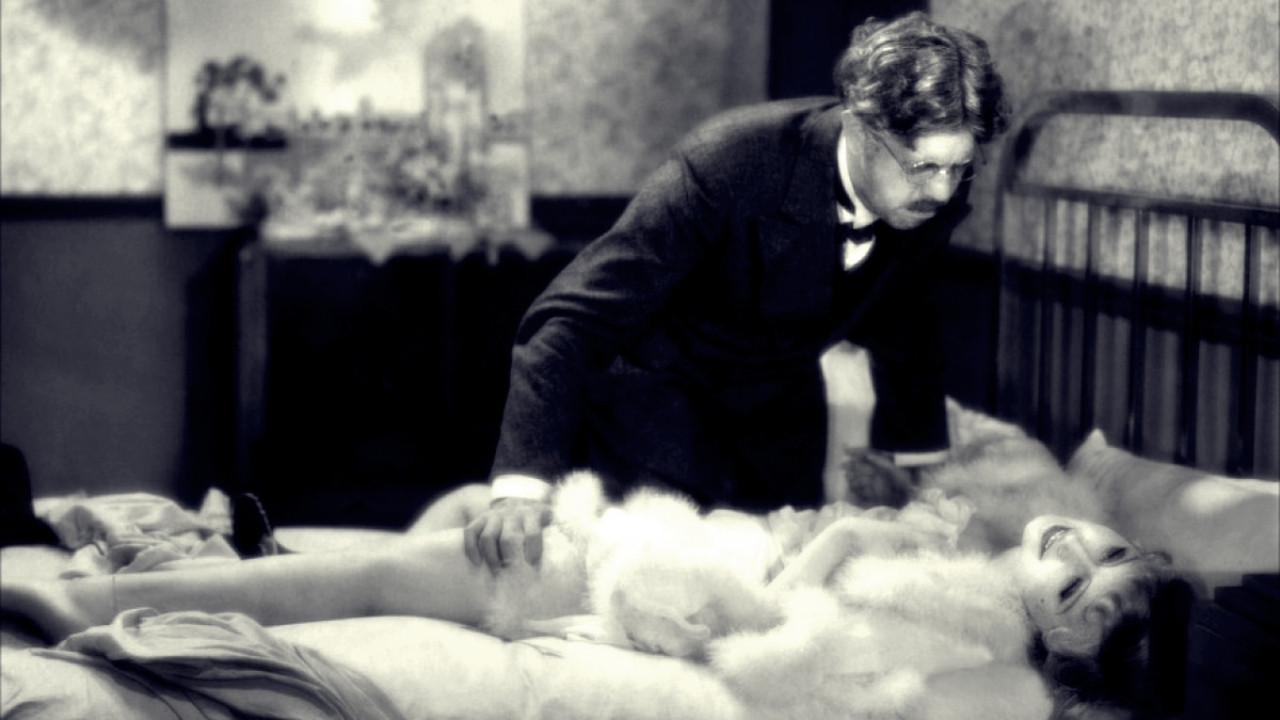 La Chienne Background