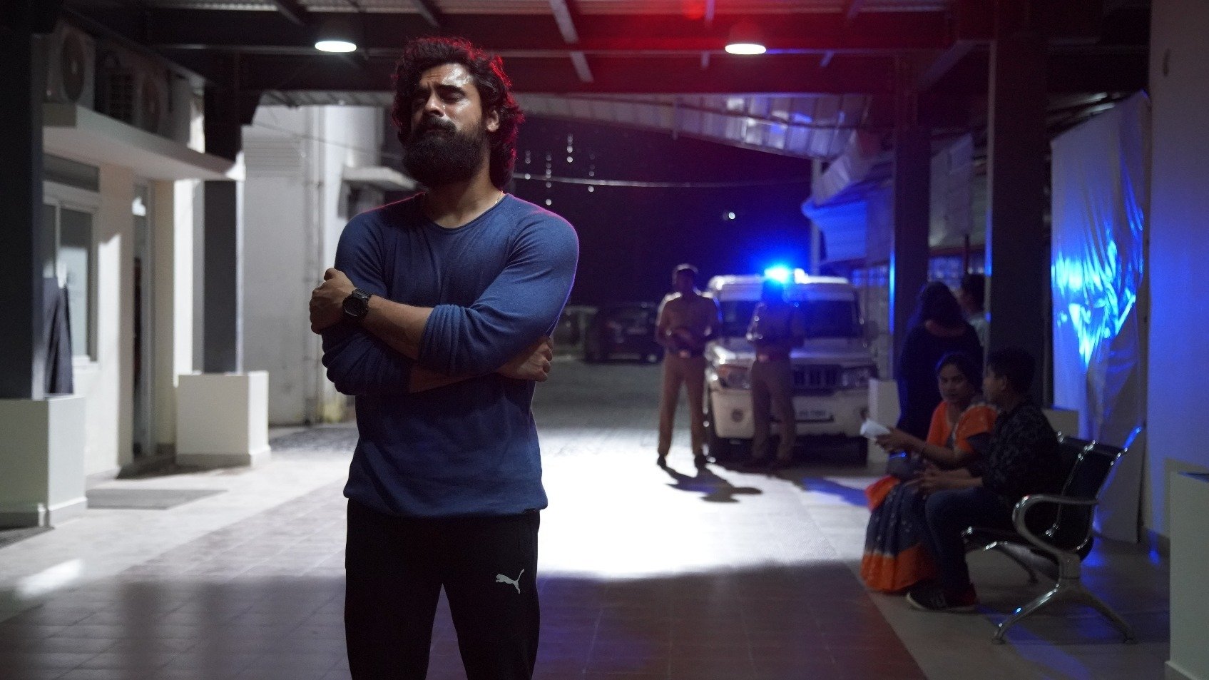 Kaanekkaane Background