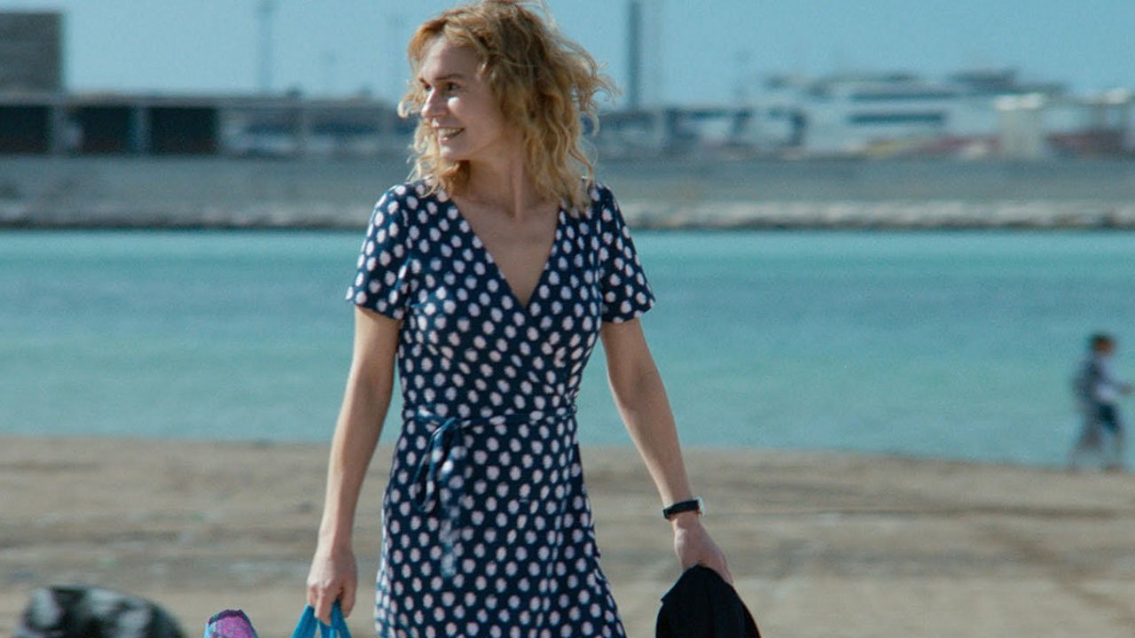 Catch the Wind Background