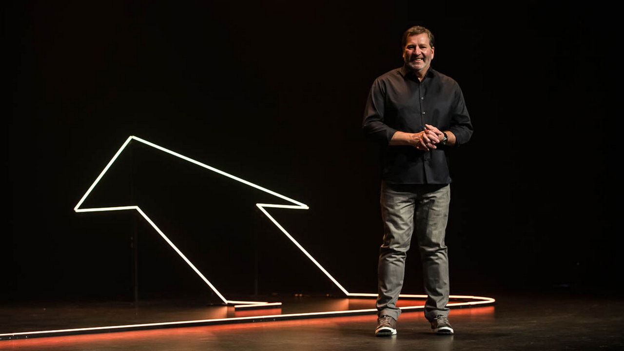 Mario Jean : Aller de l'avant Background