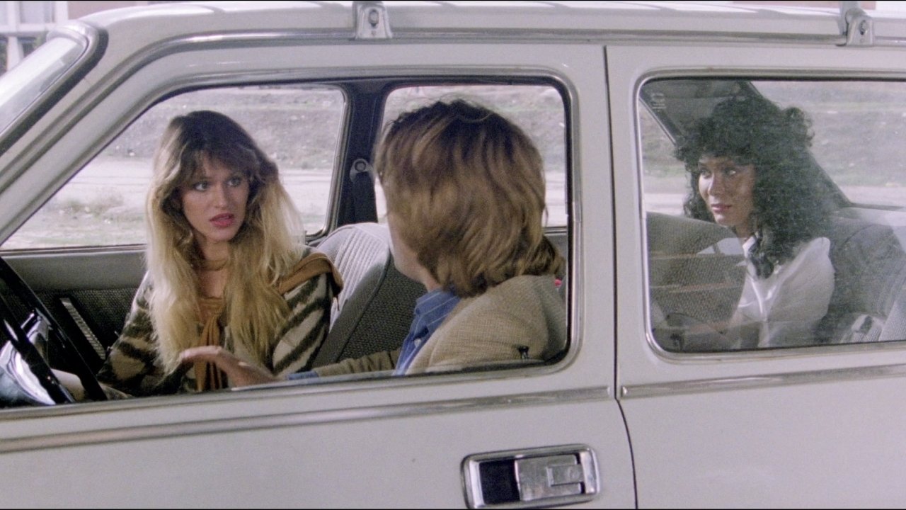 El regreso de Eva-man (La pito-conejo) Background