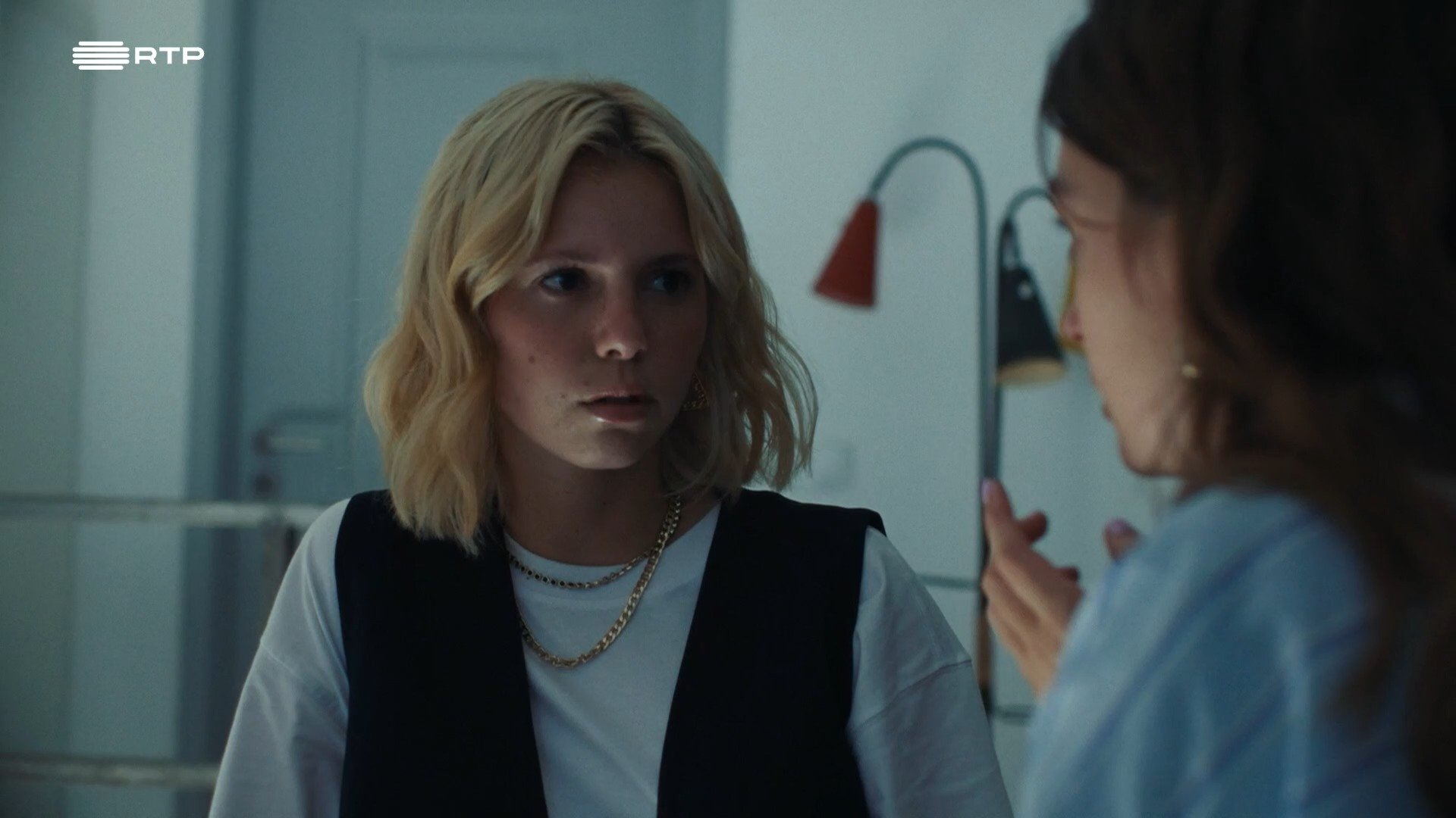 Situações Delicadas Background