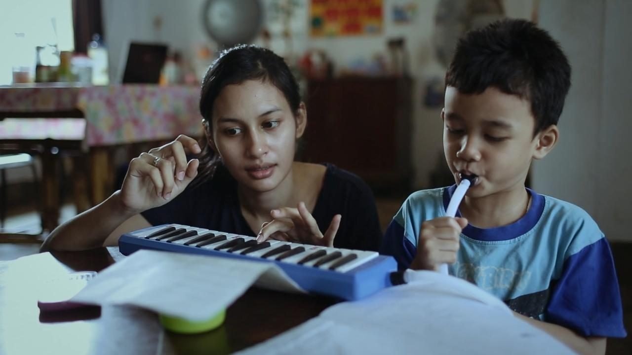 Following Diana Background