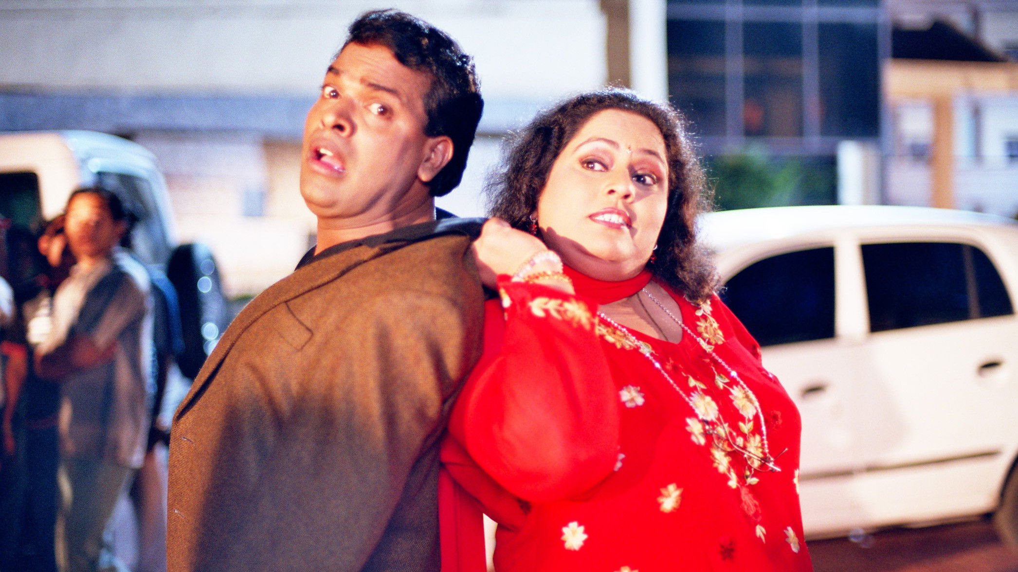 Khabardar Background