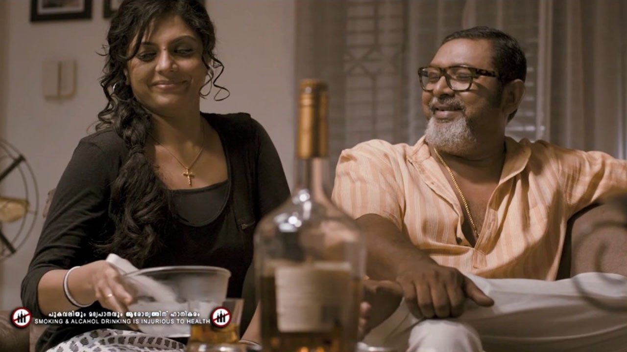 Zachariayude Garbhinikal Background