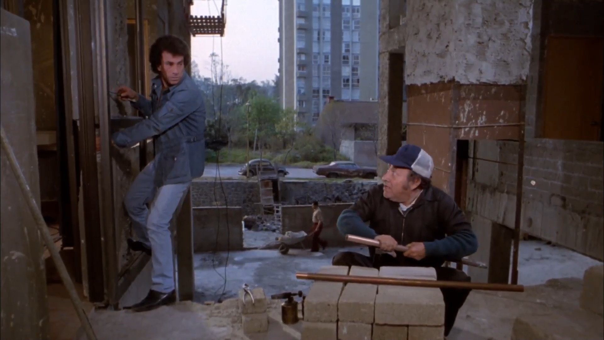 El día de los albañiles Background