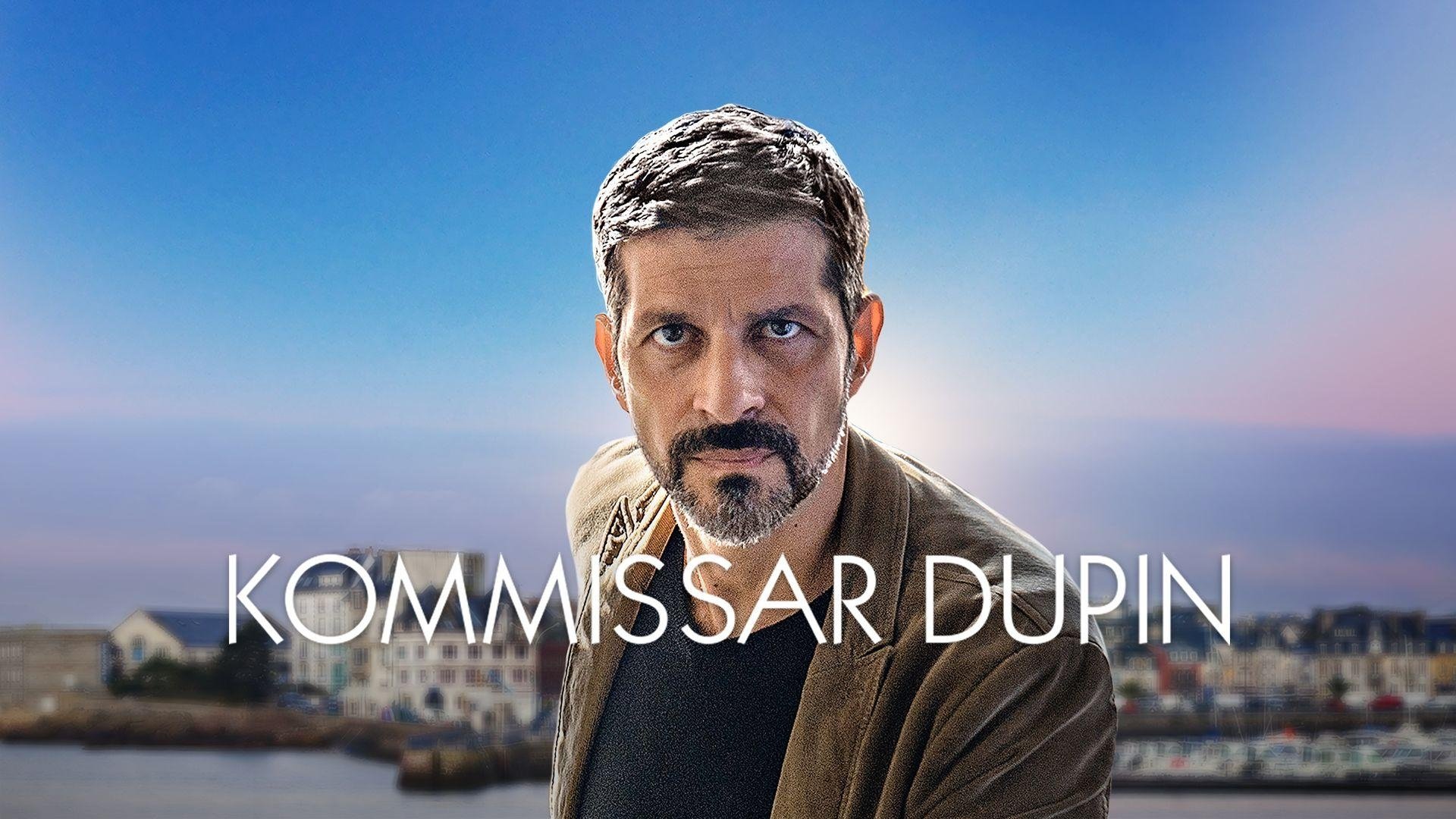 Inspector Dupin: Brittany's Surf Background