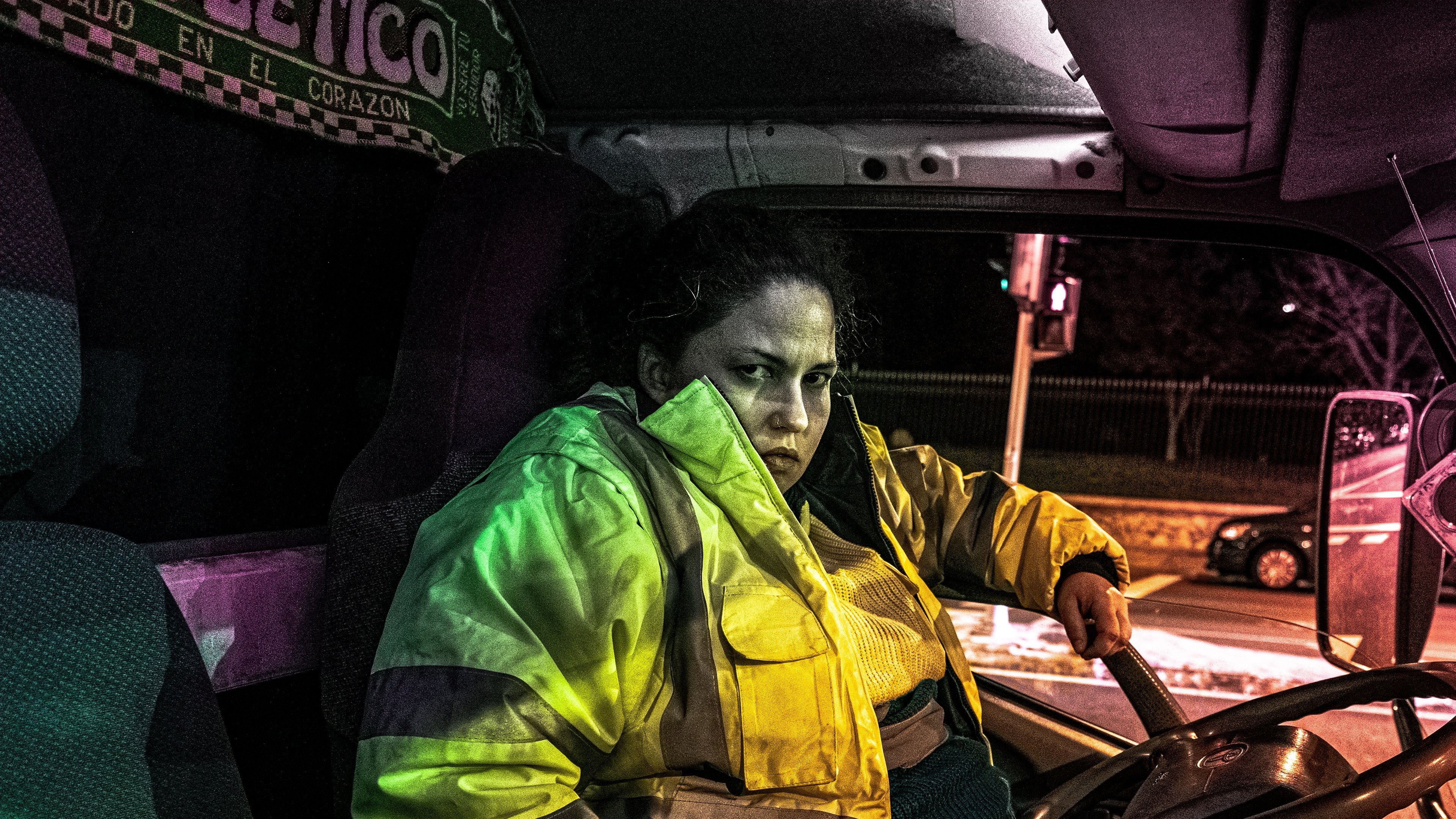 Una noche con Adela Background