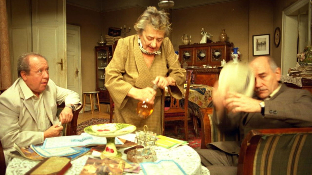 Nyolc évszak Background