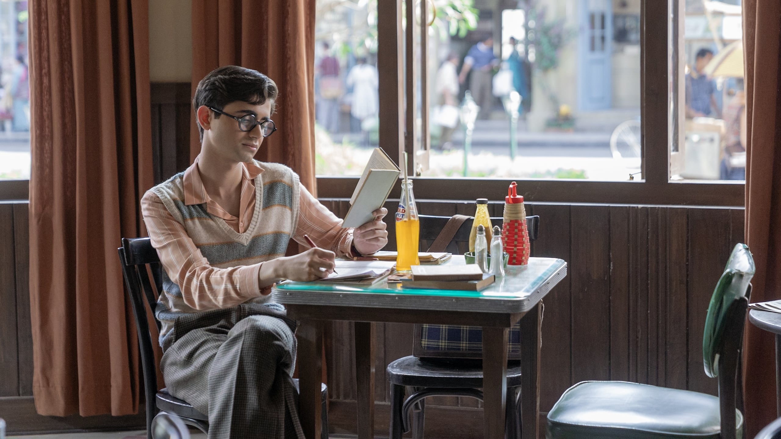 The Archies Background