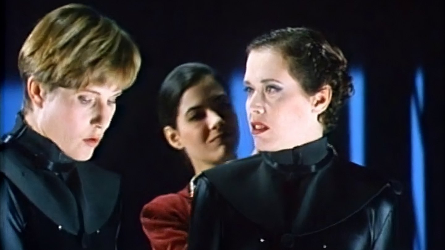 Emmanuelle 7 Background