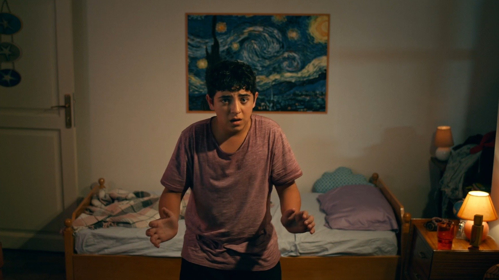 Gamonya: Hayaller Ülkesi Background