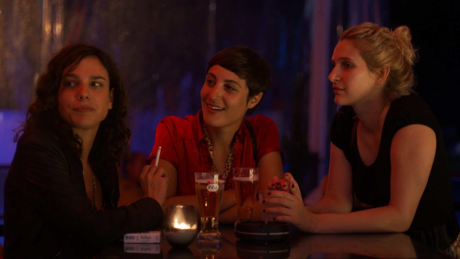 Les Coquillettes Background