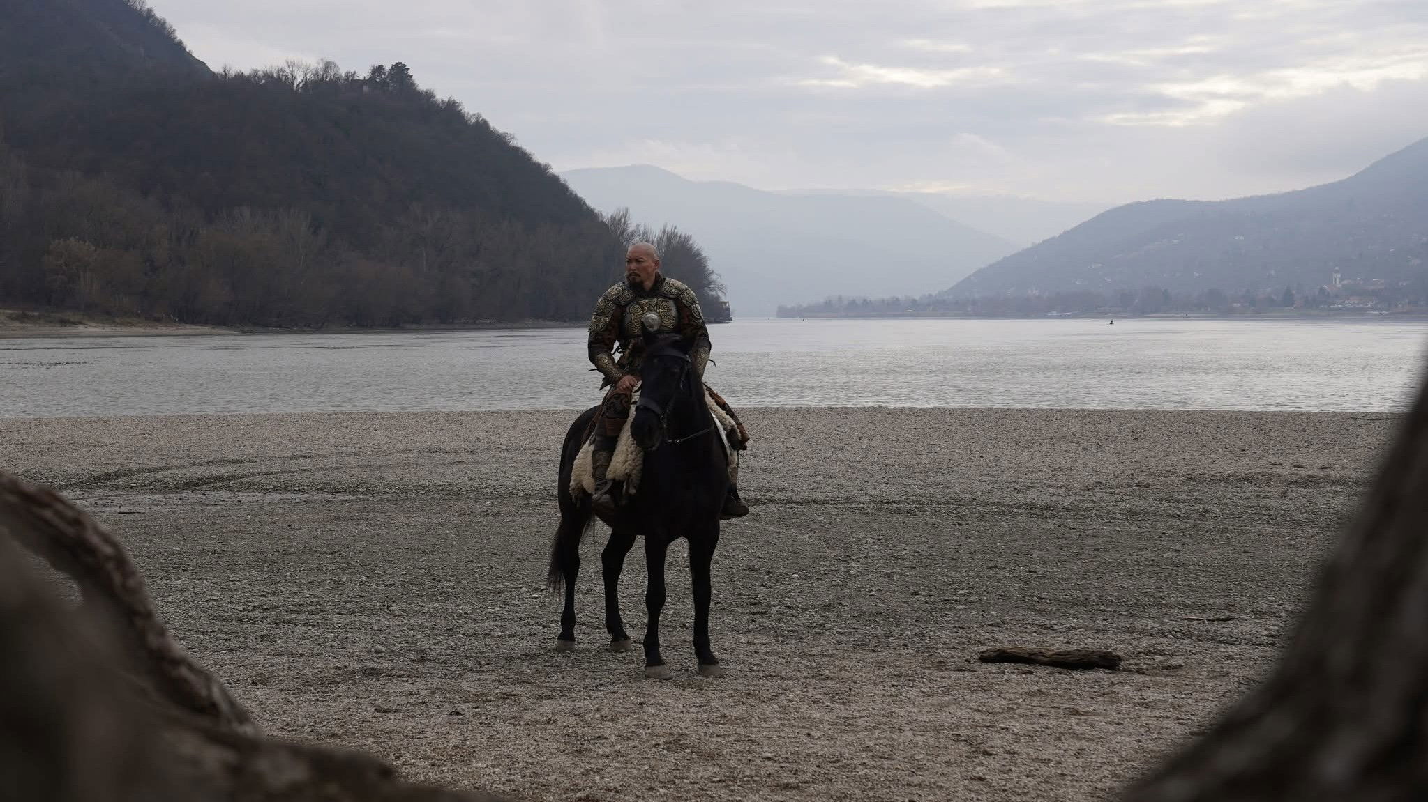 1242: Gateway to the West Background