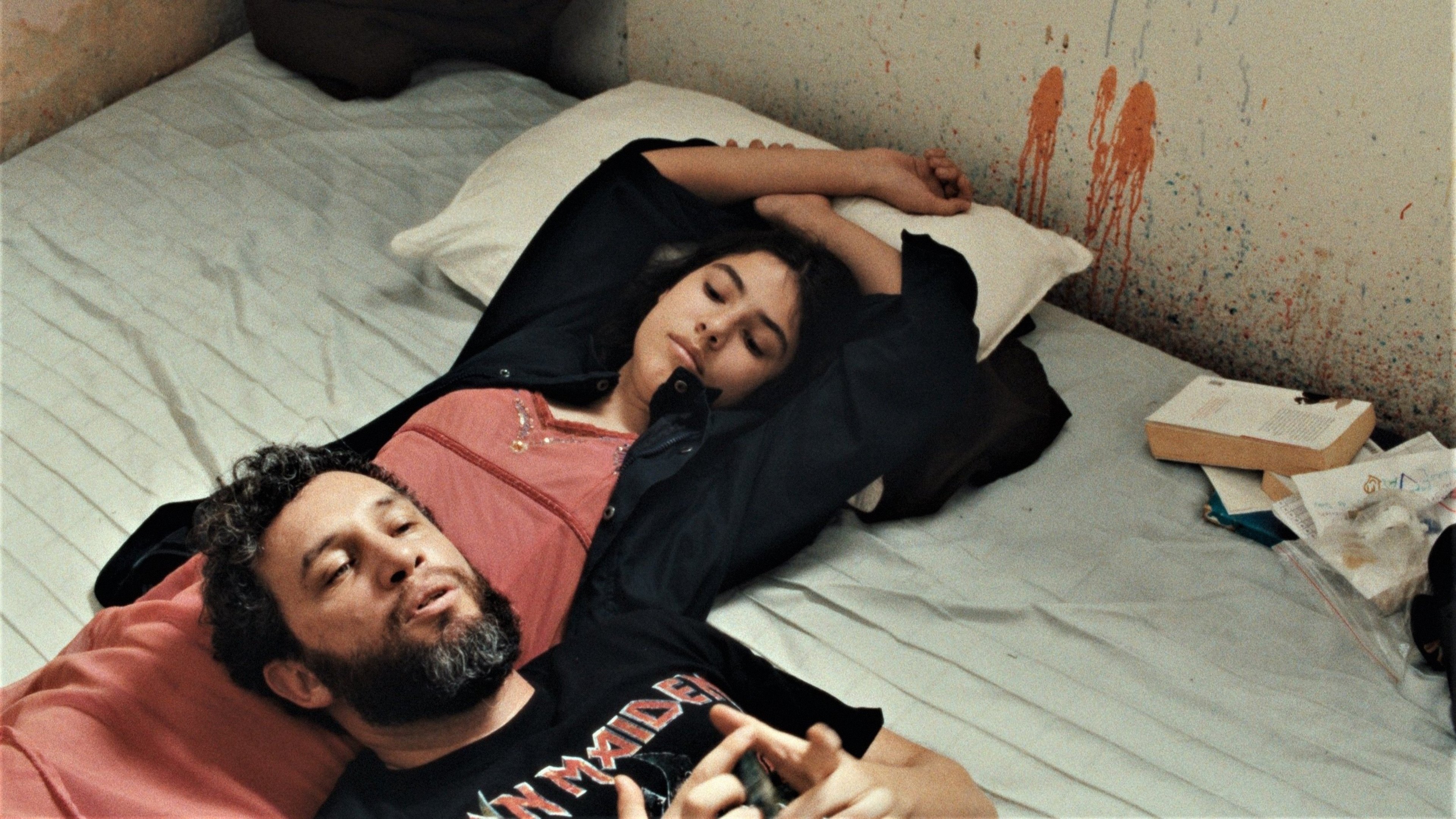 Tengo sueños eléctricos Background