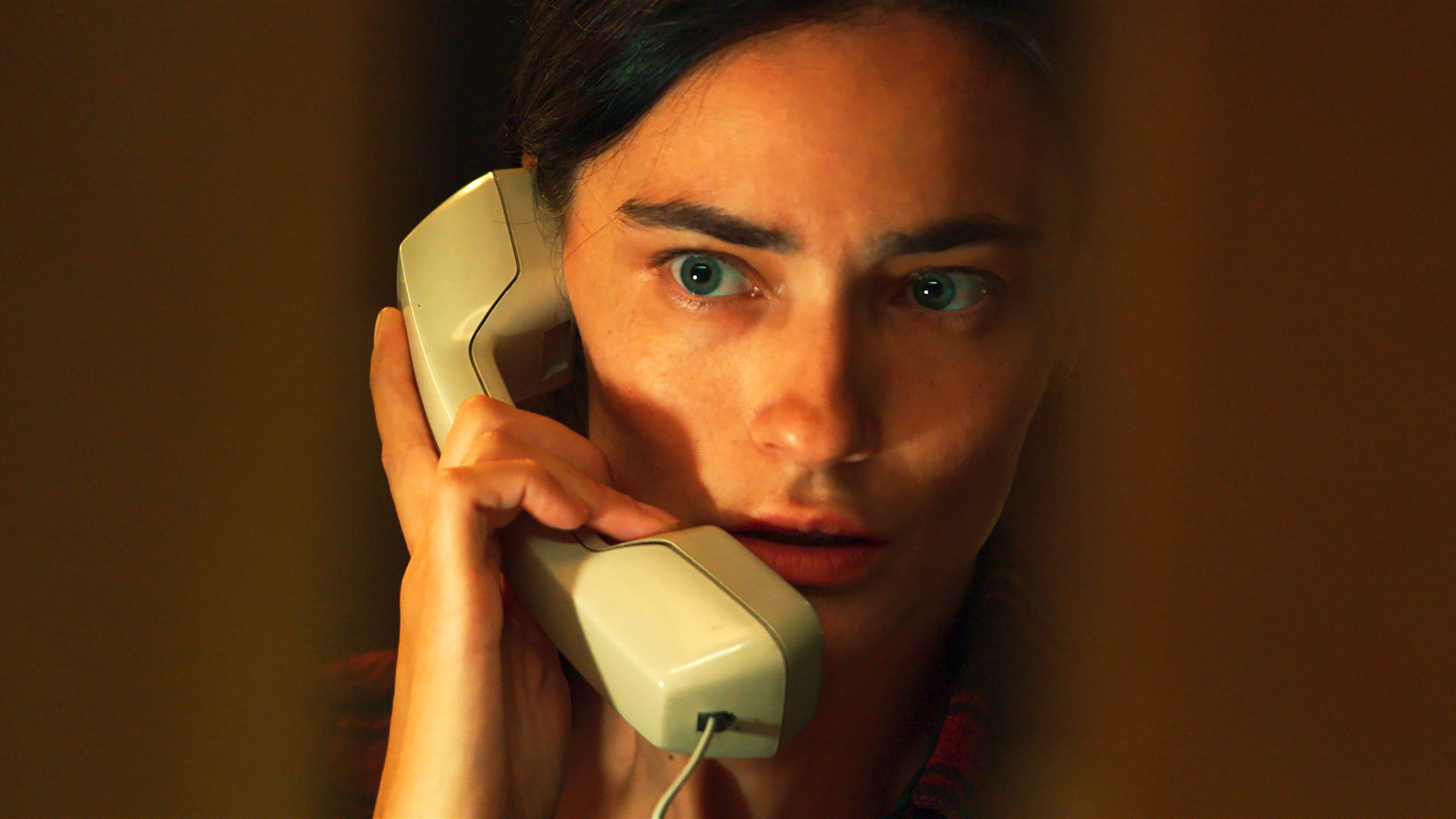 Confidante Background