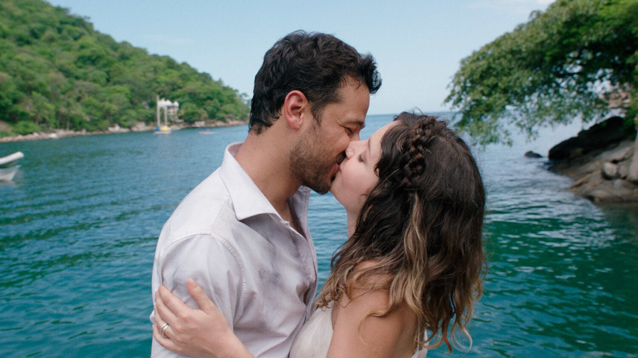 Hasta que la boda nos separe Background