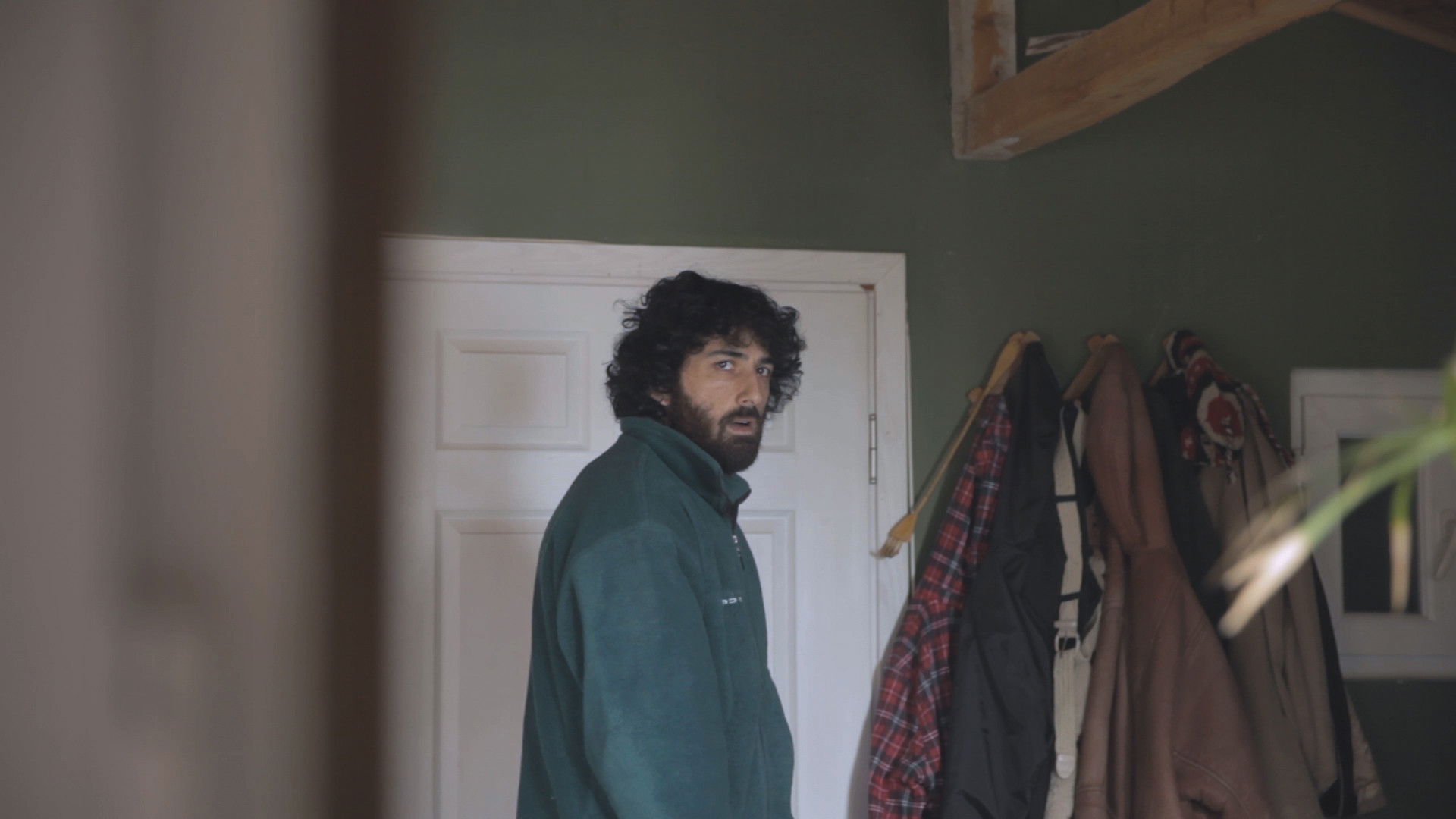 Ben Değilim Background