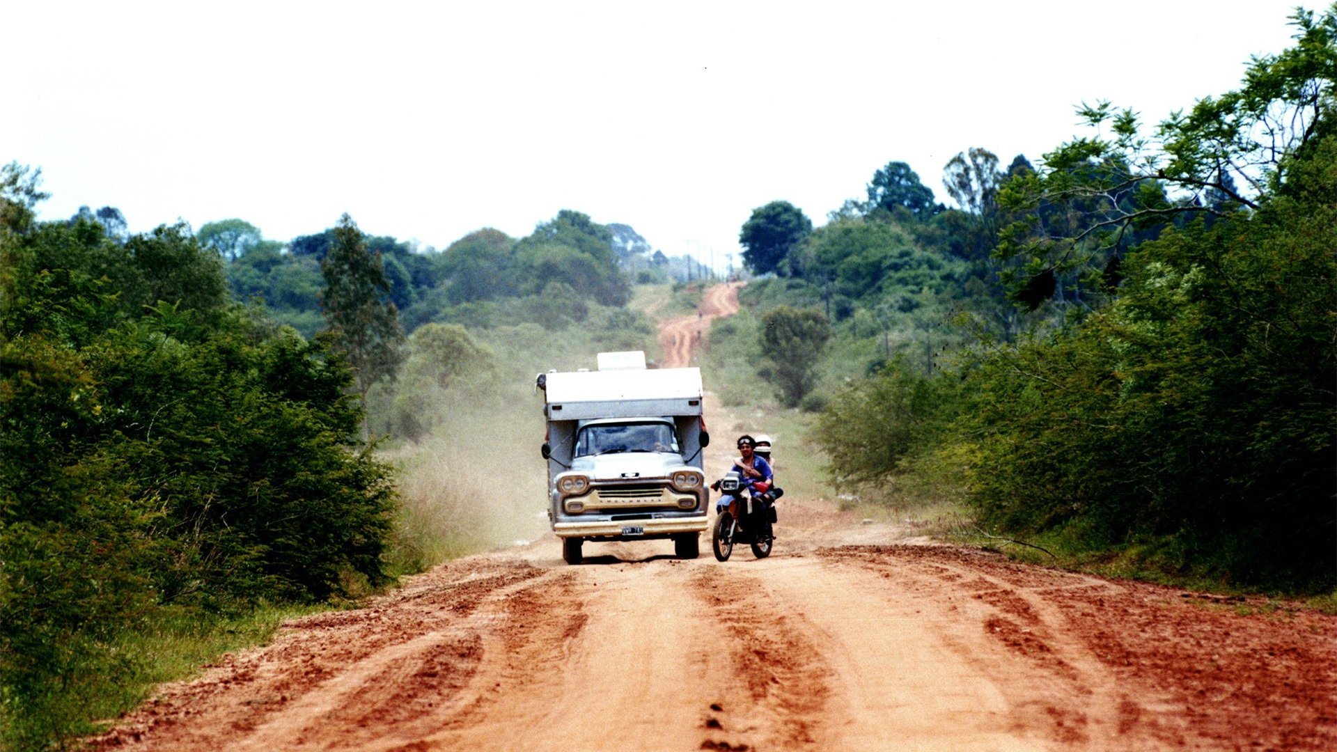 Familia rodante Background