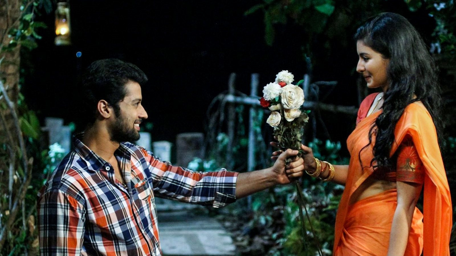 Bayama Irukku Background