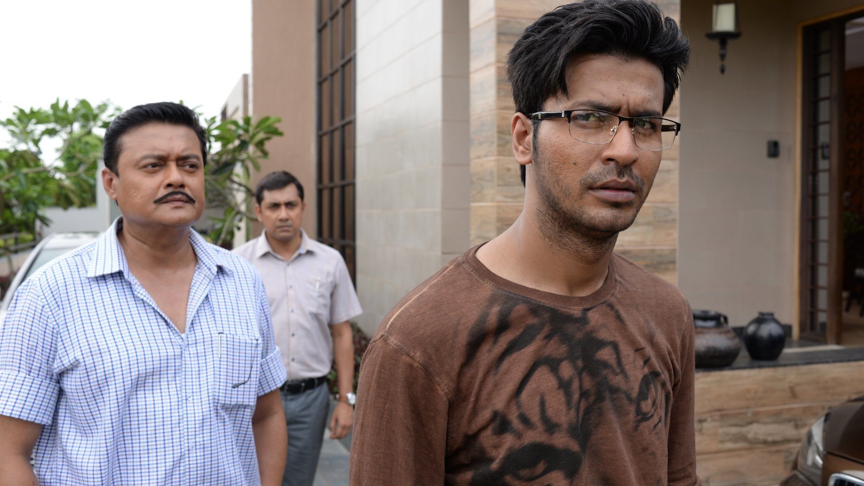 Eagoler Chokh Background