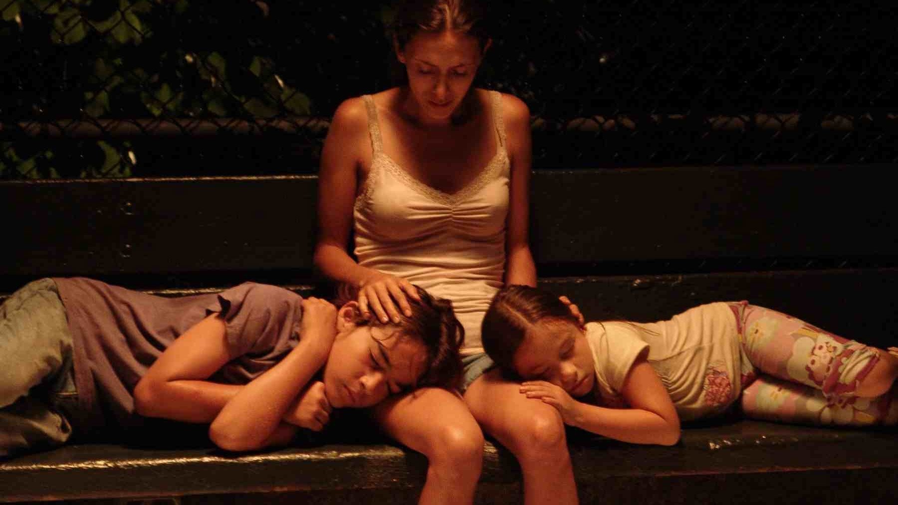 Entre Nos Background