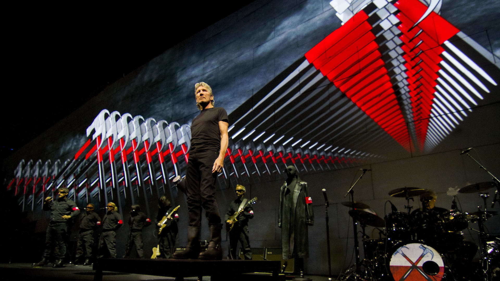 Roger Waters: The Wall Background