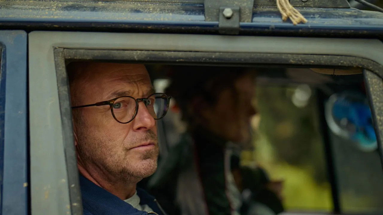 Death in Mombasa Background