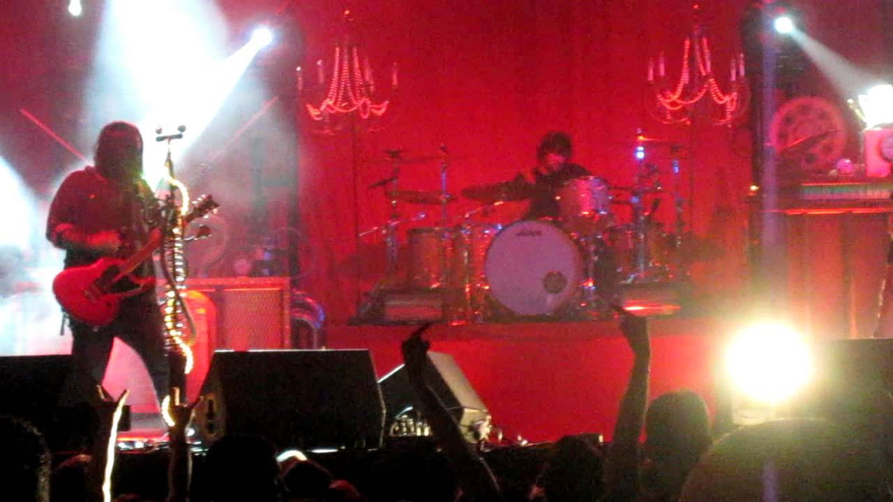 Seether: Tripple Threat Live Background