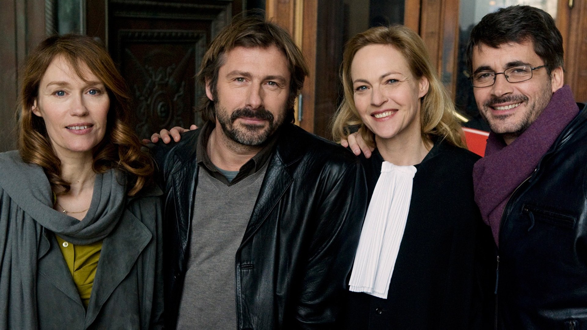 À tort ou à raison Background