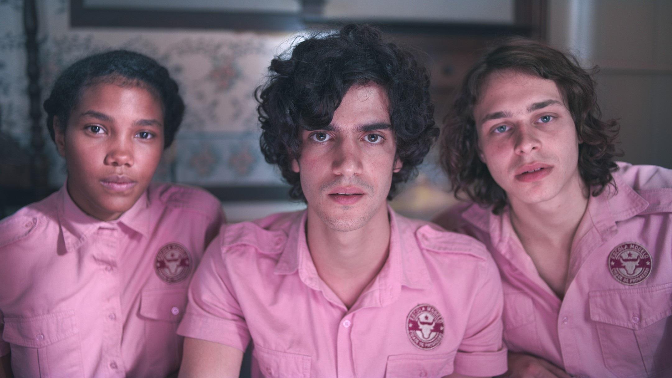 Kissing Game Background