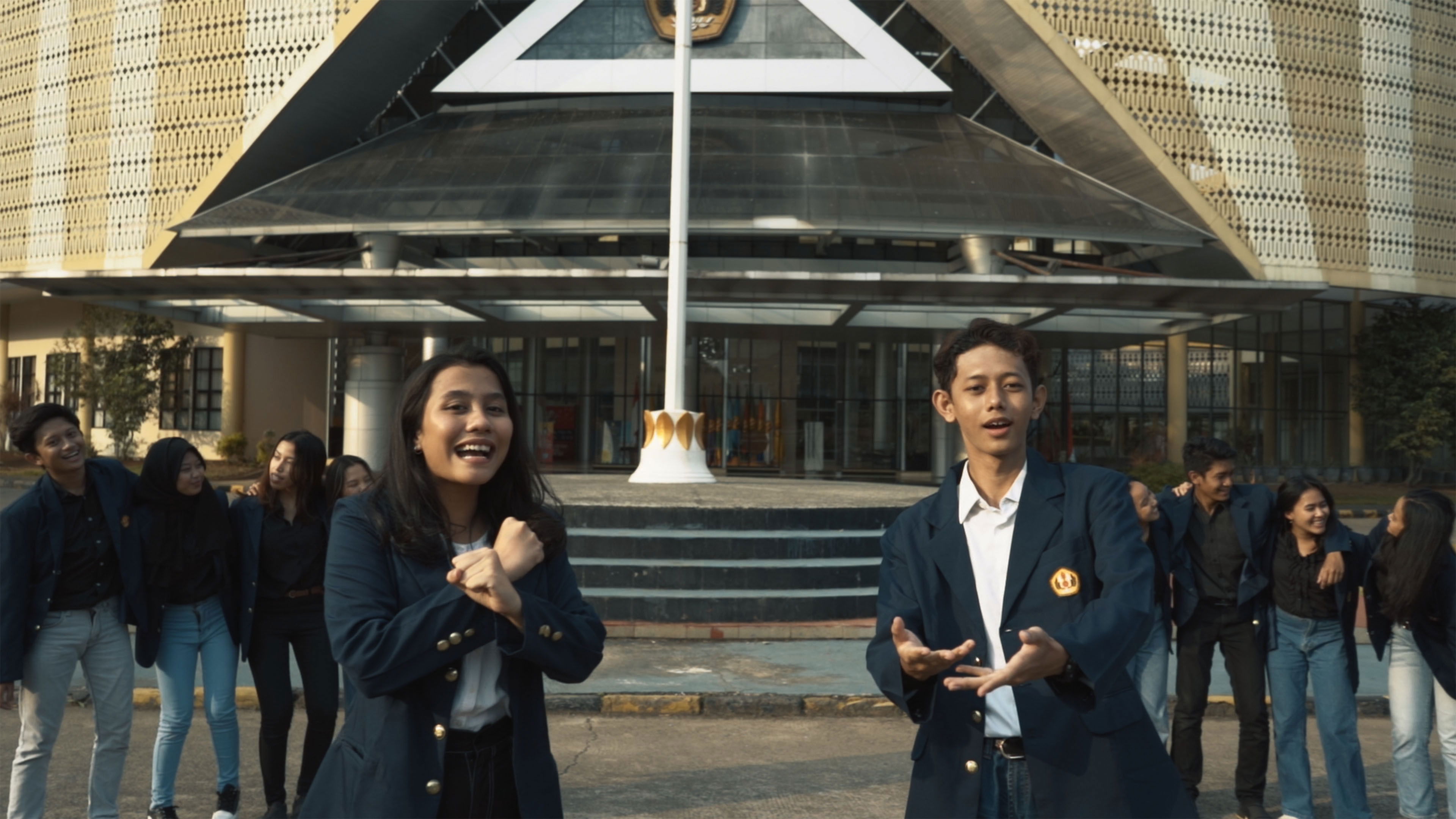 Kisah Suara Pramuda Background