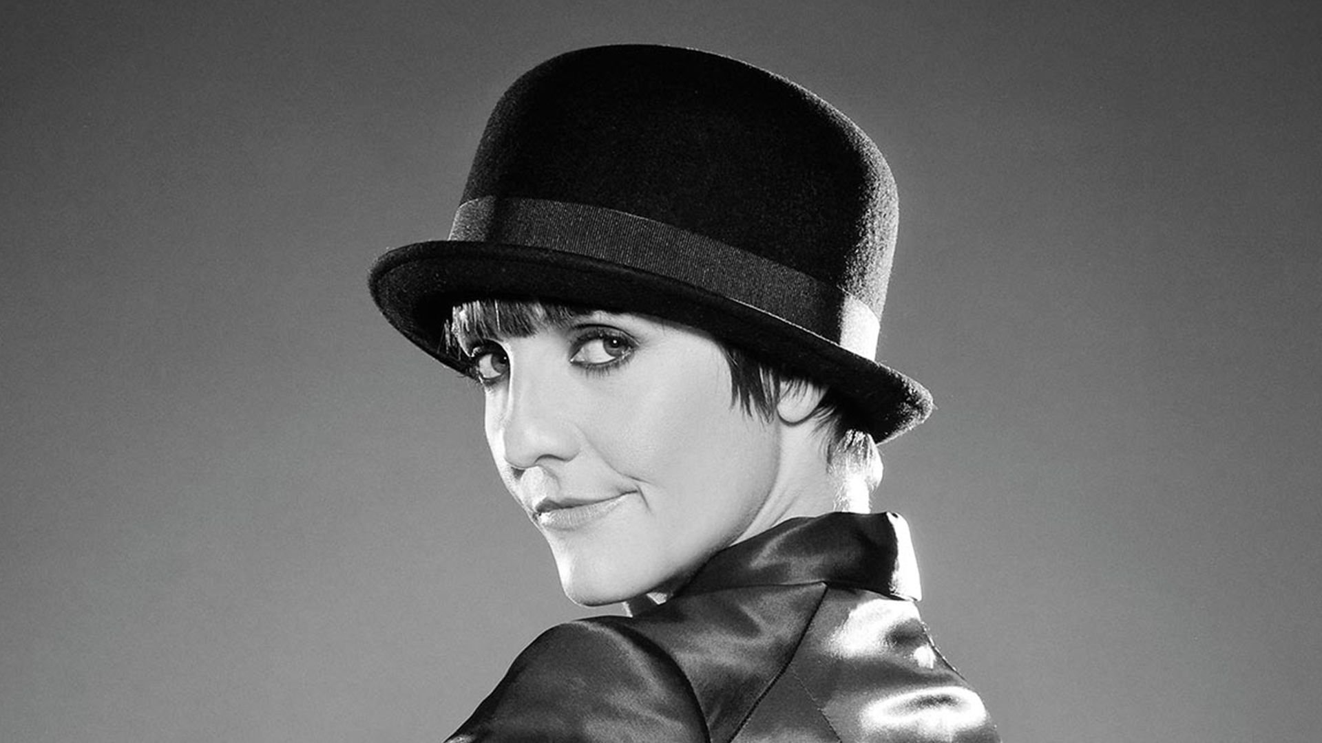 Florence Foresti : Mother Fucker Background