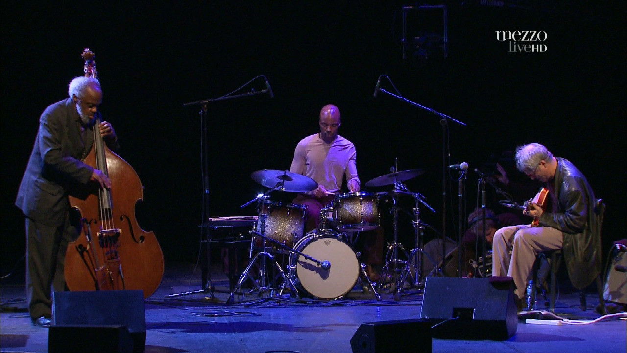 Marc Ribot Trio - Festival Djazz de Nevers 2011 Background