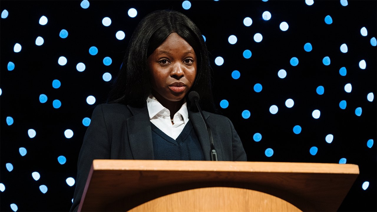 Dọlápọ̀ Is Fine Background