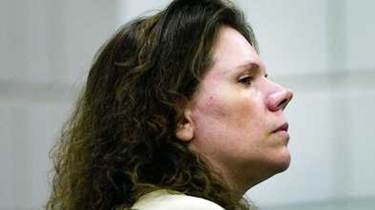 Scorned: Love Kills Background