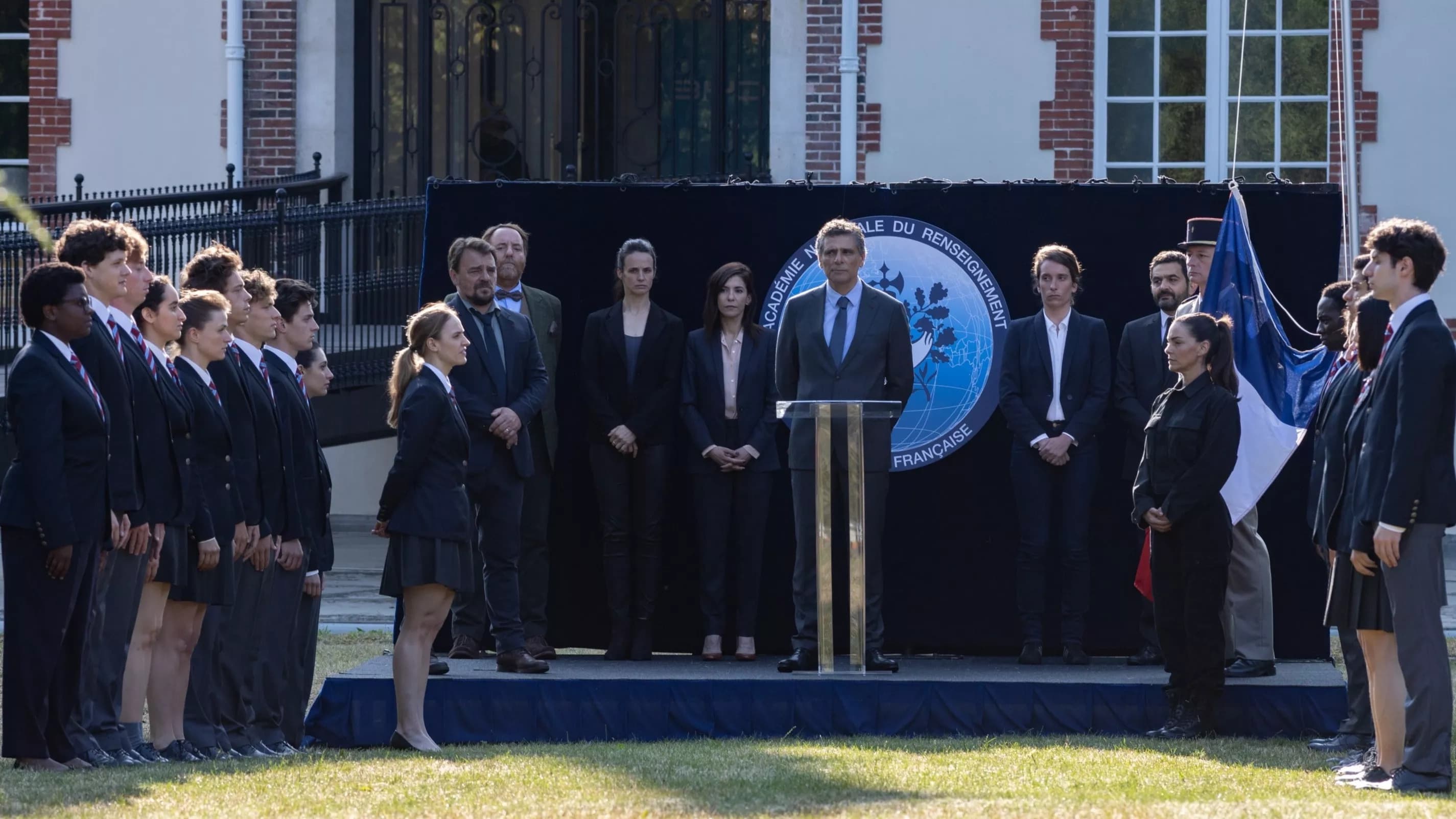 L'école des espions Background