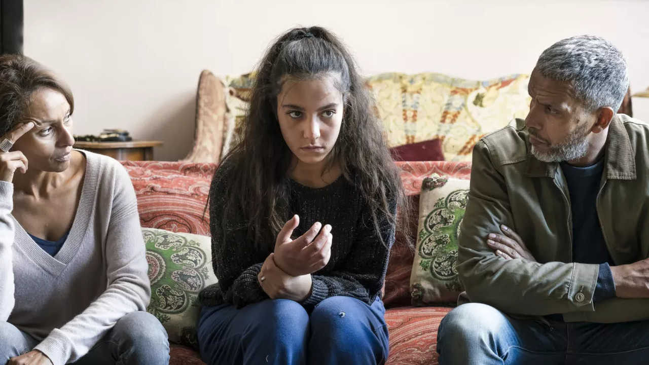 Don't Leave Me! Background