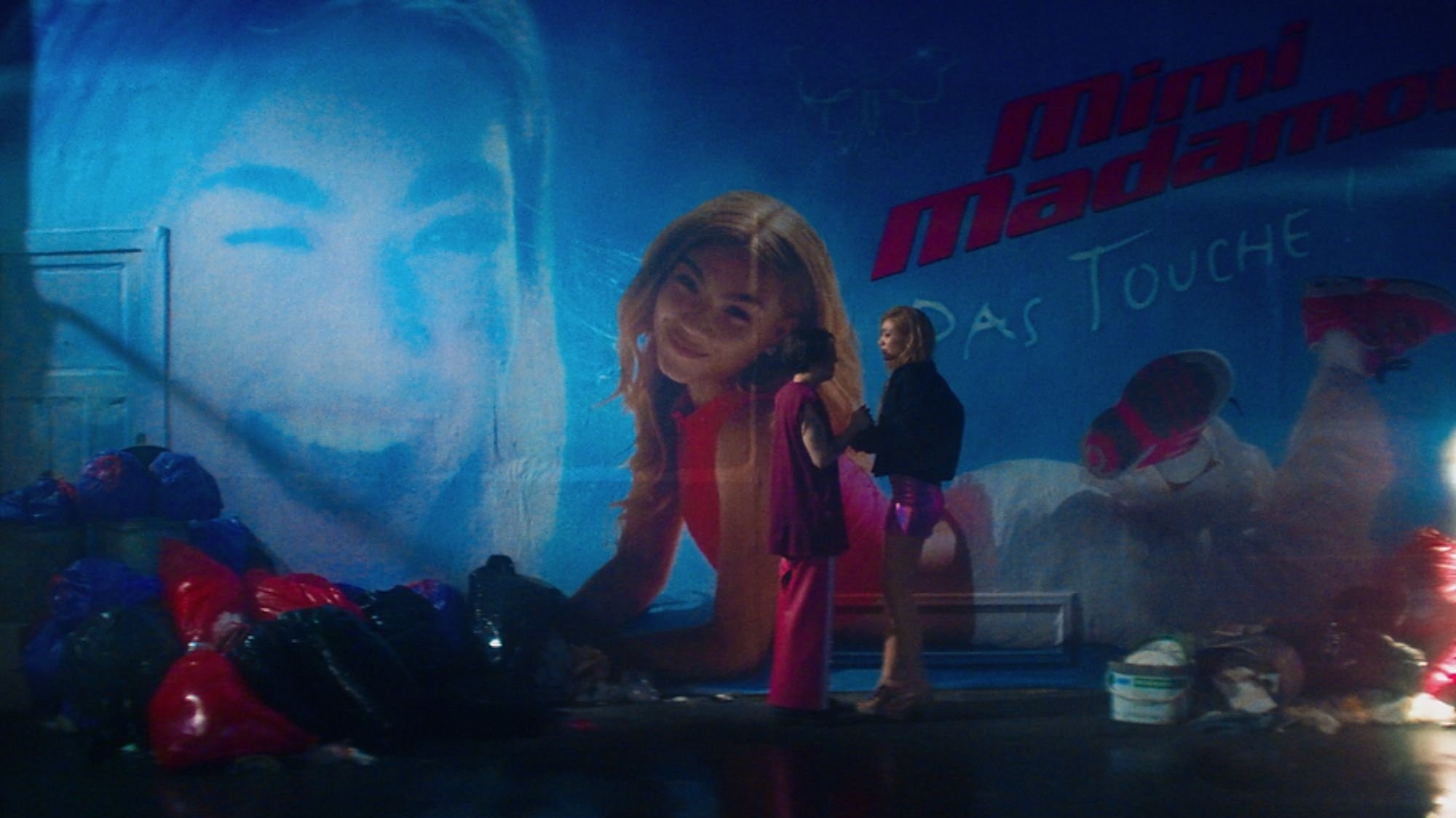 Queens of Drama Background