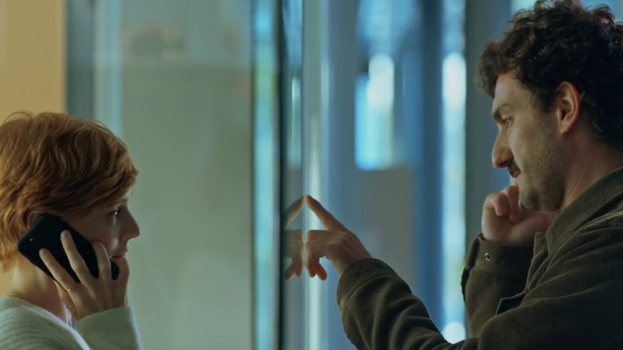 A quien dices amar Background