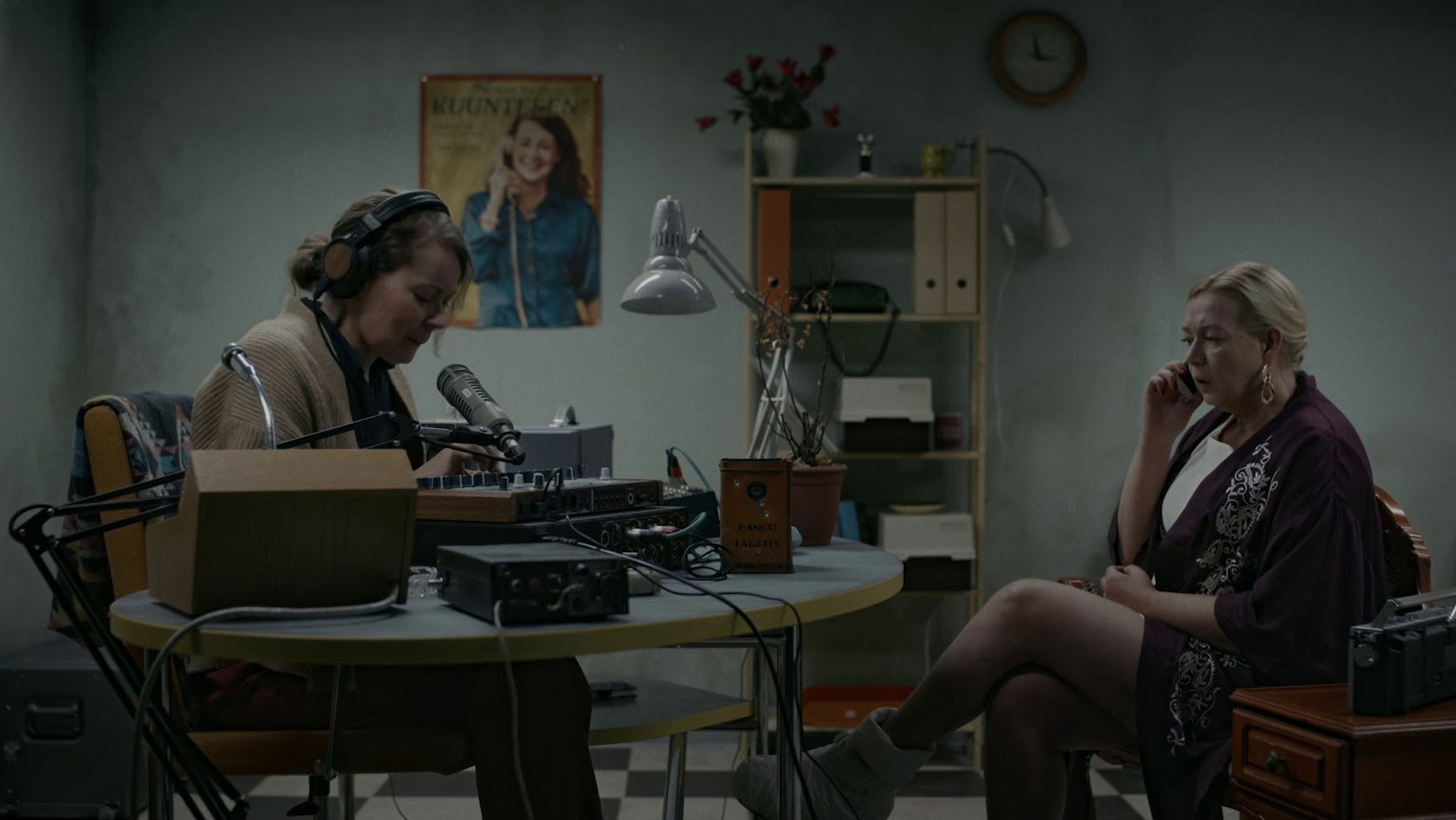 I'm Listening Background