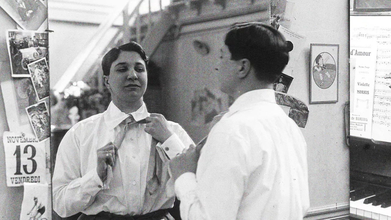 Violette Morris, sans contrefaçon Background